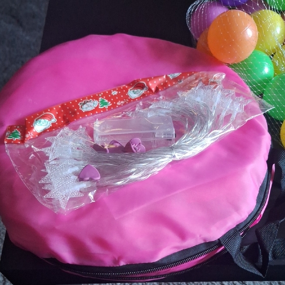 Pink Starry Play Tent with Balls - Picture 2 of 4